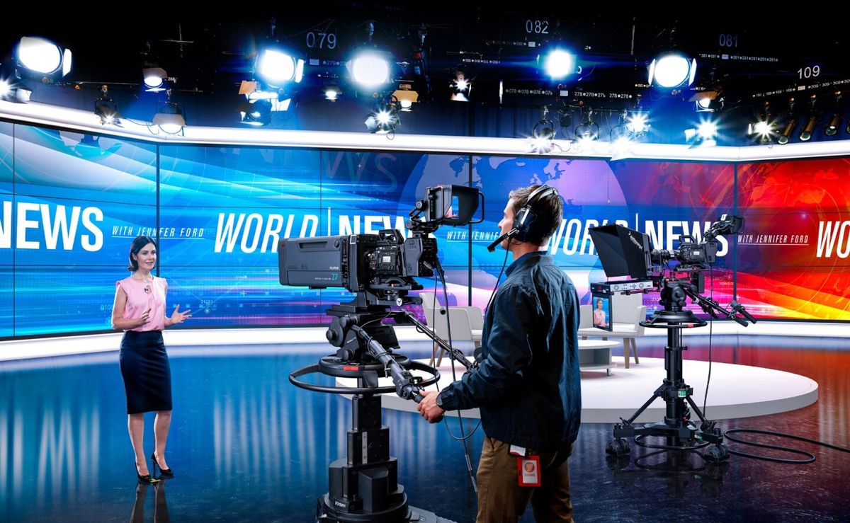 Difference Between Broadcast and Podcast: Explained Simply